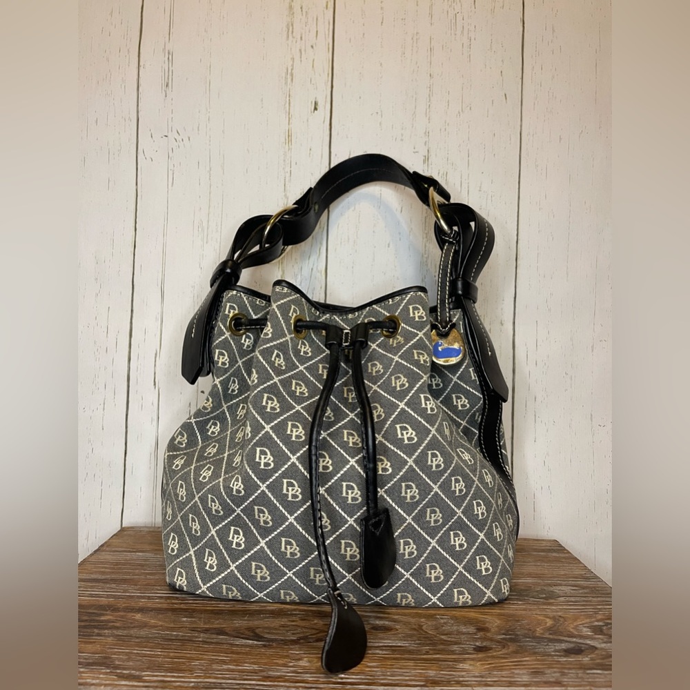 Dooney & Bourke bucket purse
